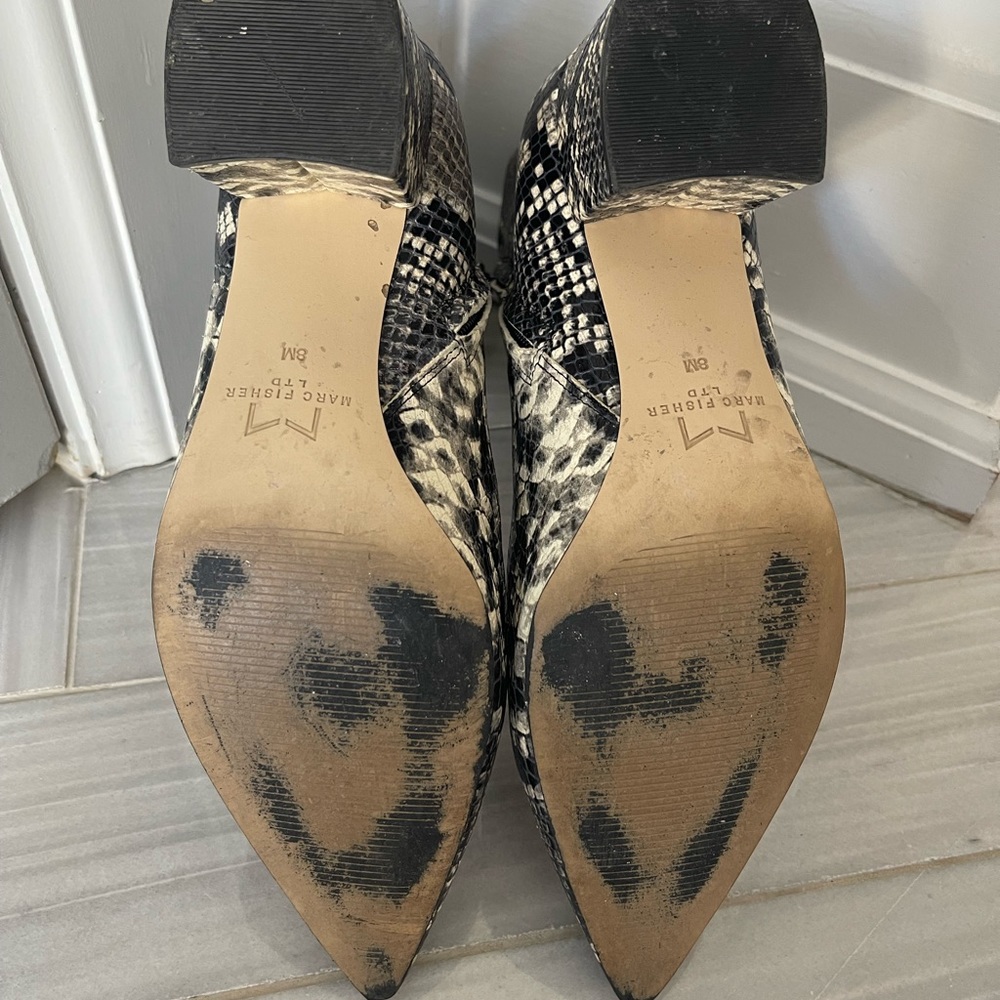 Marc Fisher Jarli Boot Size 8M Snakeskin Print - Picture 3 of 5